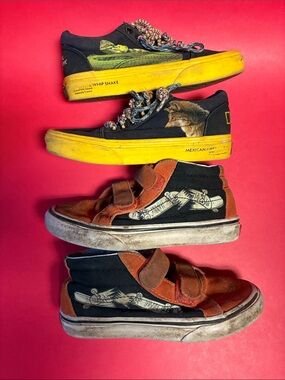 Lot of 2 Kids Vans Shoes
Nat Geo edition / Sk8 High tops